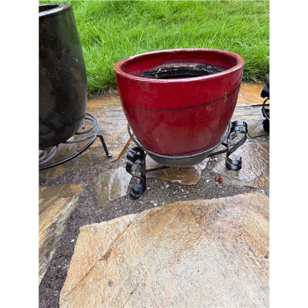 Plant pot with stand