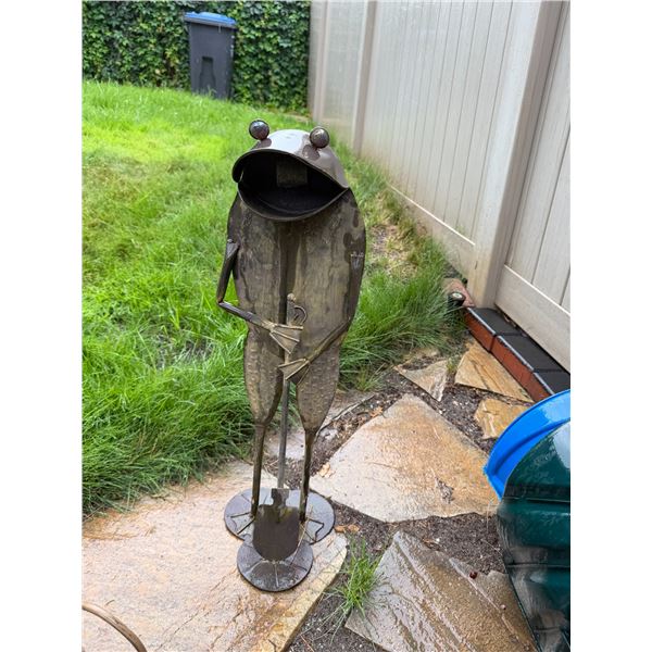 Frog garden decor