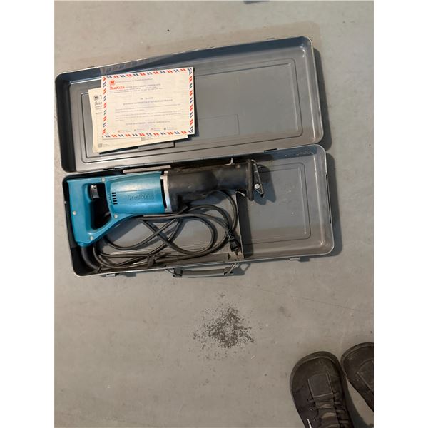 Makita saws all
