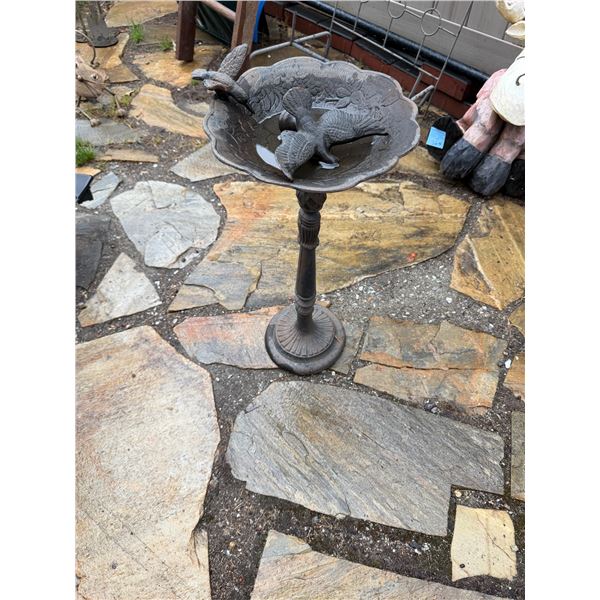 Metal birdbath