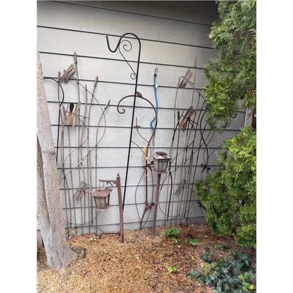 Garden trellis items