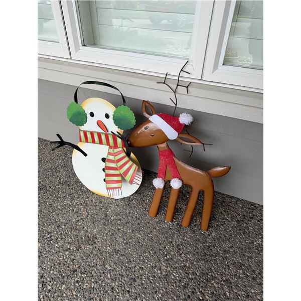 Deer and snowman decor
