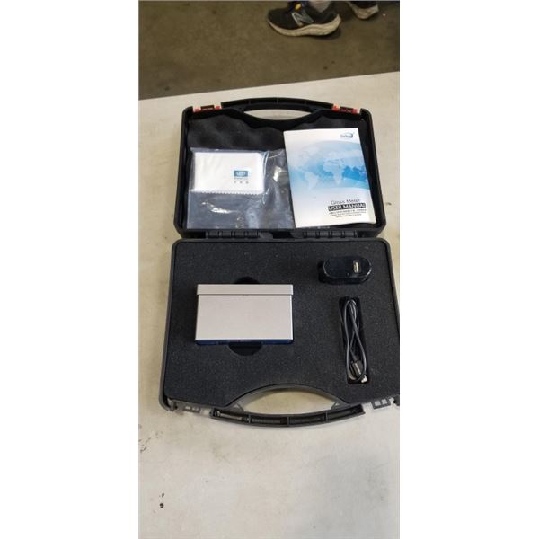 LINSHANG LS191 GLOSS METER IN CASE