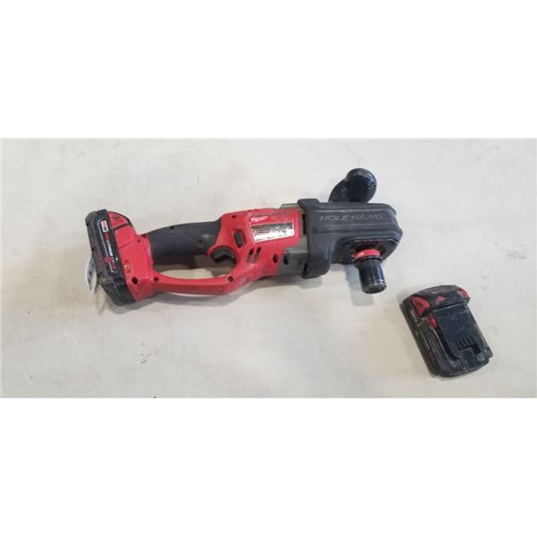 MILWAUKEE HOLE HAWG RIGHT ANGLE DRILL AND 2 MILWAUKEE BATTERY PACKS. UNTESTED