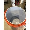 Image 2 : RUBBERMAID DRINKING WATER DISPENSER