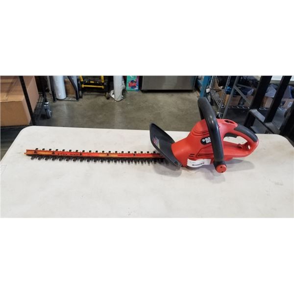 BLACK AND DECKER HEDGE TRIMMER