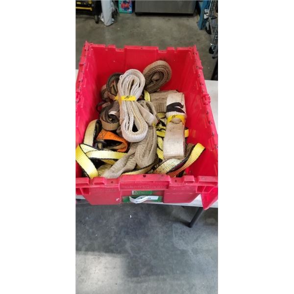 TOTE OF LIFTING STRAPS