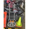 Image 2 : 2 ROAD SIGNS, AND SMALL FOLDING DOLLY
