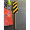 Image 5 : 2 ROAD SIGNS, AND SMALL FOLDING DOLLY