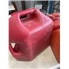 Image 2 : 3 JERRY CANS
