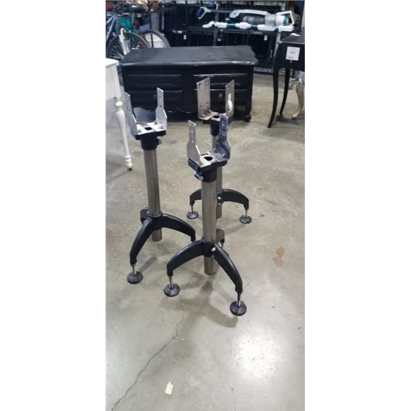 3 ADJUSTABLE HEIGHT BEAM, HOLDERS