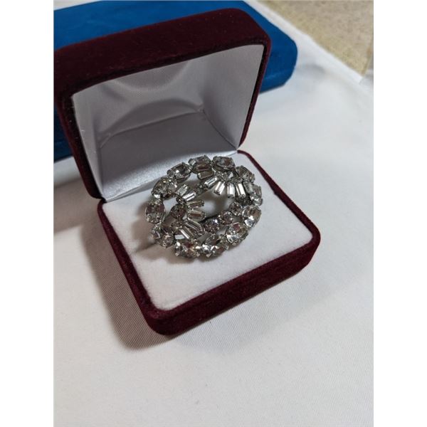 VINTAGE 1950S SIGNED SHERMAN RHINESTONES BROOCH