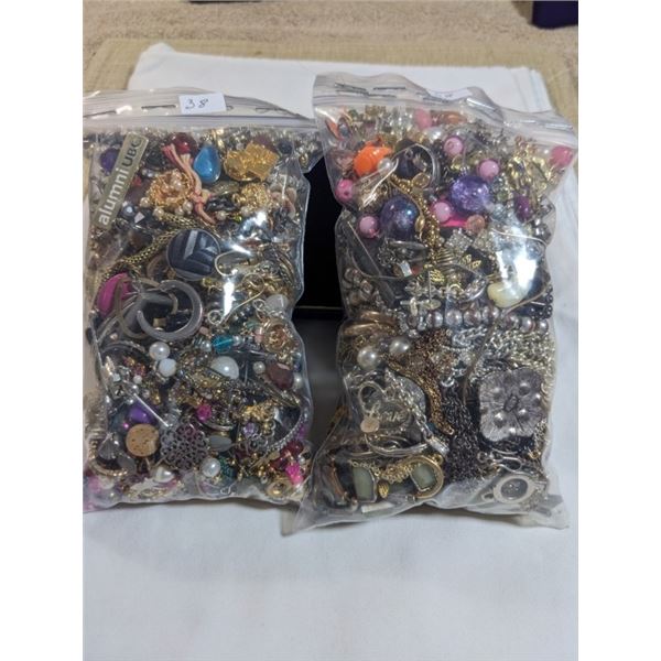 2 SMALL BAGS OF MISC JEWELRY, BEADS, PARTS ETC
