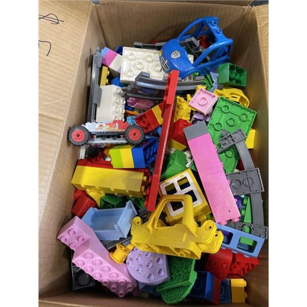BOX OF LEGOS