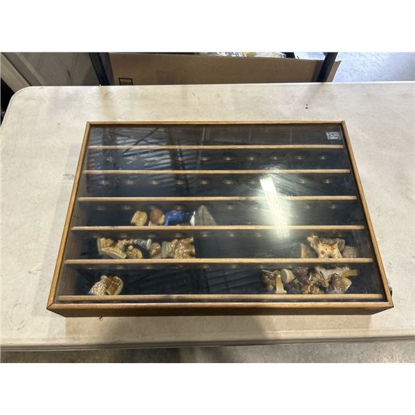 DISPLAY CASE WITH ASSORTED ANTIQUE FIGURES, WADES ETC
