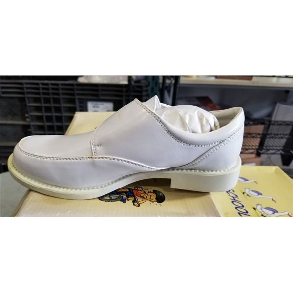 5 NEW PAIRS OF ASSORTED SIZE SCHOOL SHOES