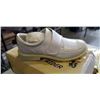 Image 3 : 5 NEW PAIRS OF ASSORTED SIZE SCHOOL SHOES
