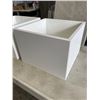 Image 3 : 2 WHITE CUBE SHELVES