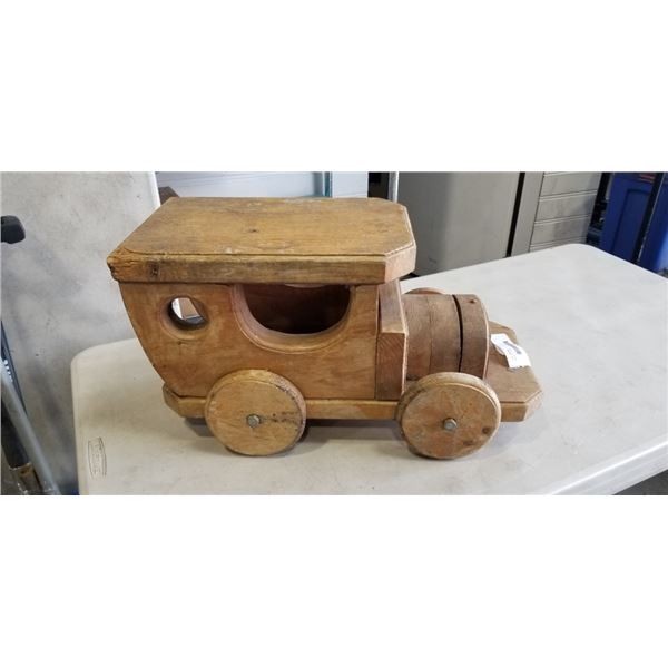 WOODEN TRAIN