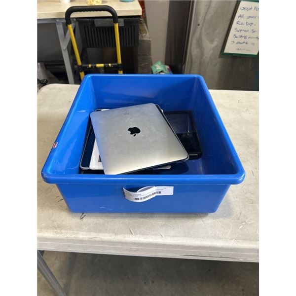 ASSORTED TABLETS AND LAPTOPS FOR PARTS, MAINLY IPAD