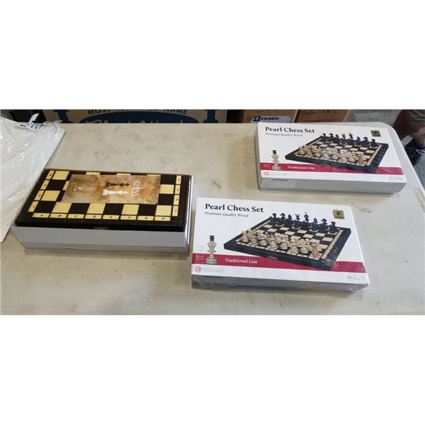 3 HUSARIA PEARL CHESS SETS