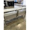 Image 6 : 2 MODERN WHITE AND CHROME NIGHT STANDS
