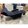 Image 3 : BLACK FABRIC PUSH BACK RECLINER