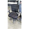 Image 3 : 2 BLACK ROLLING OFFICE CHAIRS