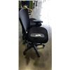 Image 4 : 2 BLACK ROLLING OFFICE CHAIRS
