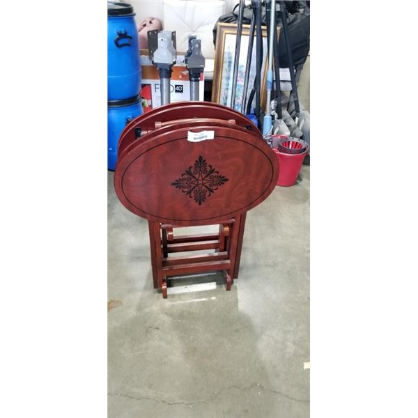 SET OF 4 TV TRAYS ON STAND
