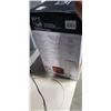 Image 3 : 2 STUDIO DRINKWARE BEVERAGE DISPENSERS