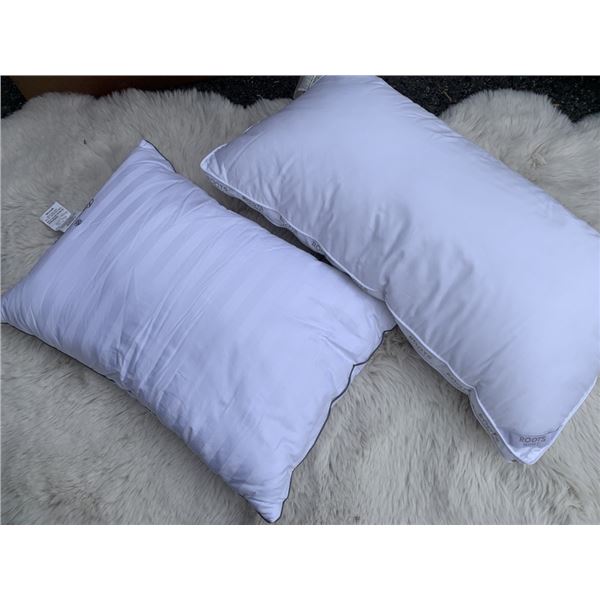 TWO AS NEW PILLOWS BEAUTYREST AND ROOTS BRAND