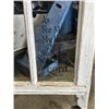 Image 2 : 34 X 22 ANTIQUE WINDOW FRAME, CRACKED PANE