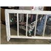 Image 3 : 34 X 22 ANTIQUE WINDOW FRAME, CRACKED PANE