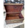 Image 2 : VINTAGE SMALL STORAGE TRUNK