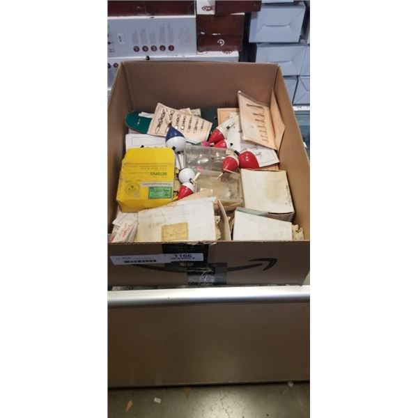 TRAY OF MISC FISHING SUPPLIES