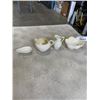 Image 1 : 4 PIECES BELLEEK CREAMERS AND DISHES
