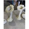 Image 2 : 4 PIECES BELLEEK CHINA