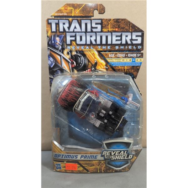 Transformers Reveal The Shield Optimus Prime Deluxe Action Figure