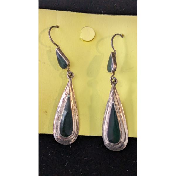 VTG Sterling Silver Green Stone Teardrop Dangle Earrings