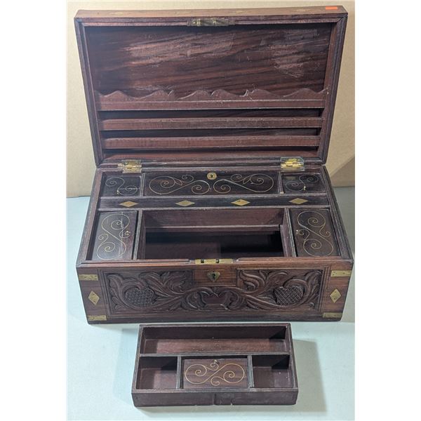 VTG Carved Wood Keepsake Chest / Box