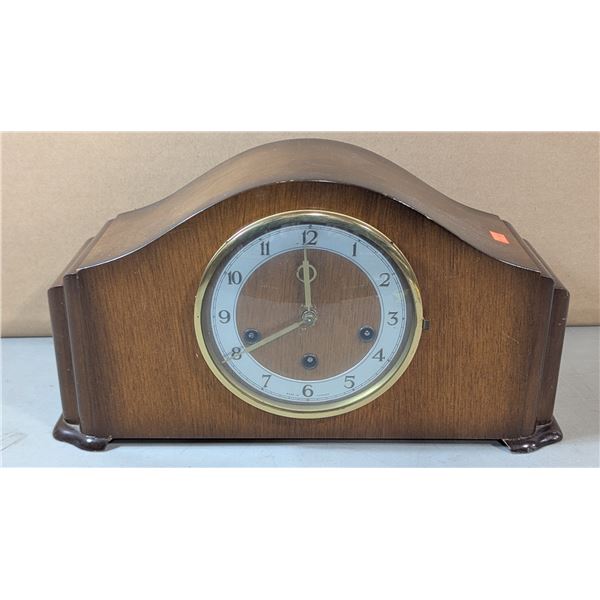 VTG Wooden Mantel Clock