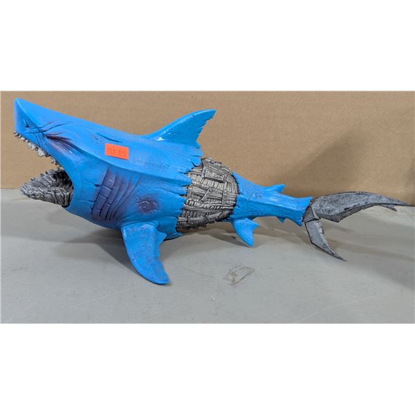 2020 McFarlane Toys RAW10 Fren-Z Cybernetic Great White Shark Figure
