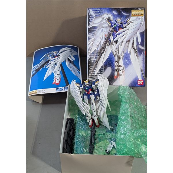 Bandai MG 1/100 Wing Gundam Zero Custom / Endless Waltz