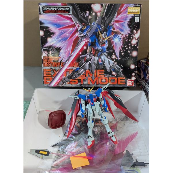 Bandai MG Gundam SEED Destiny Extreme Blast Mode Model Kit