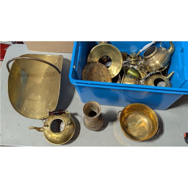 VTG Variety Lot of Assorted Brass Items w/ Tea Kettle, Ewer / Pitcher, Cauldron, & More