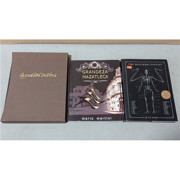 VTG Lot of Three Books w/ The Resurrectionist, Leonardo Da Vinci & More