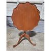 Image 1 : VTG Chippendale Style Pie Crust Pedestal Accent Table