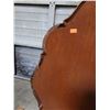 Image 2 : VTG Chippendale Style Pie Crust Pedestal Accent Table