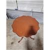 Image 4 : VTG Chippendale Style Pie Crust Pedestal Accent Table